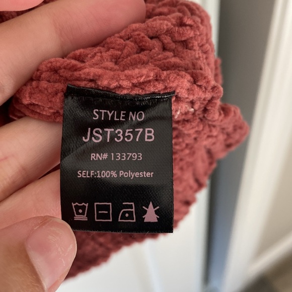 POL oversized chenille pullover hoodie - Picture 4 of 5